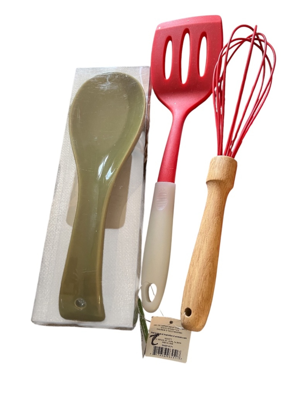 Holiday Kitchen Bundle PotHolders Red Whisk/Spatula Spoon Rest Red Cookie Cutter - Picture 3 of 5
